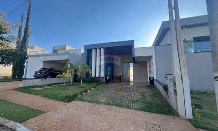 Casa de Condomínio para alugar em Jardim Cybelli de 152.85m² com 3 Quartos, 3 Suites e 2 Garagens