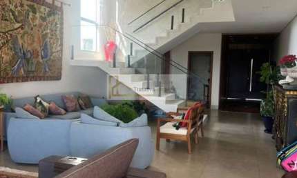 Casa de Condomínio para alugar em Loteamento Residencial E Comercial Horto Florestal de 675.00m² com 5 Quartos, 5 Suites e 3 Garagens