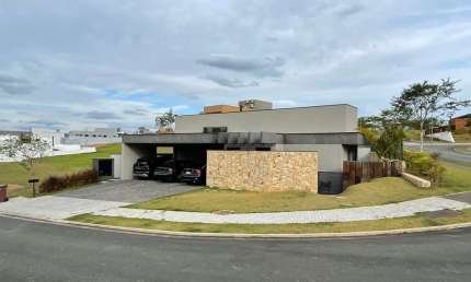 Casa de Condomínio para venda em Alphaville Nova Esplanada 3 de 260.00m² com 3 Quartos, 3 Suites e 6 Garagens