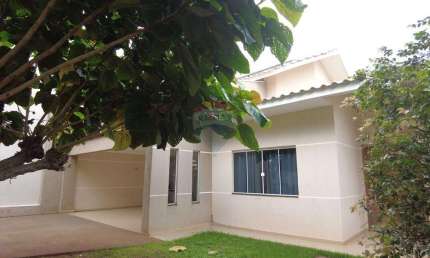 Casa para venda em Parque Ouro Verde de 210.00m² com 3 Quartos, 2 Suites e 2 Garagens