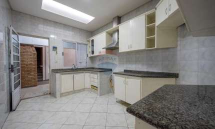 Casa para venda em Vila São José de 179.00m² com 4 Quartos, 1 Suite e 6 Garagens