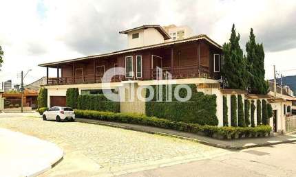 Casa para venda em Centro de 400.00m² com 4 Quartos, 4 Suites e 2 Garagens