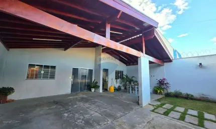 Casa para venda em Jardim Sakaida de 136.00m² com 3 Quartos, 1 Suite e 3 Garagens