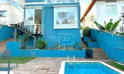 Casa de Condomínio para venda em Granja Viana de 258.00m² com 3 Quartos, 3 Suites e 4 Garagens