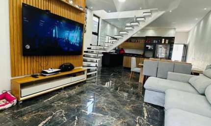Casa para venda em Jardim Quaresmeira de 175.00m² com 3 Quartos, 1 Suite e 3 Garagens