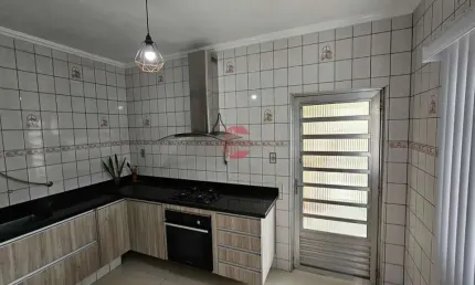Casa para alugar em Vila Liberdade de 200.00m² com 3 Quartos, 2 Suites e 3 Garagens