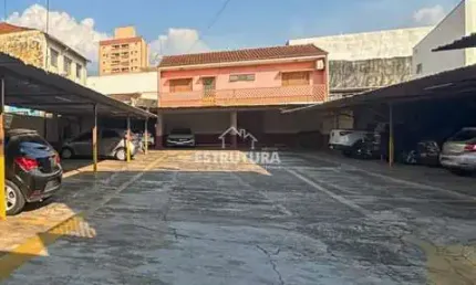 Casa para venda em Centro de 427.00m² com 2 Quartos e 40 Garagens