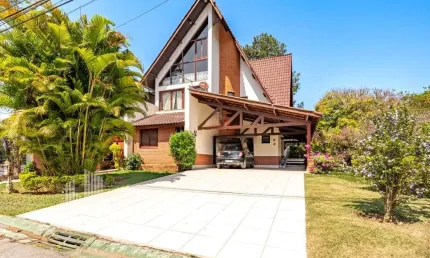 Casa para venda em Alphaville de 273.00m² com 4 Quartos, 3 Suites e 6 Garagens