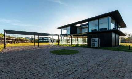 Casa para venda em Fazenda Boa Vista de 530.00m² com 5 Quartos, 5 Suites e 4 Garagens