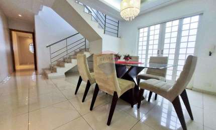 Casa para venda em Parque Residencial Jaguari de 240.00m² com 3 Quartos, 1 Suite e 3 Garagens