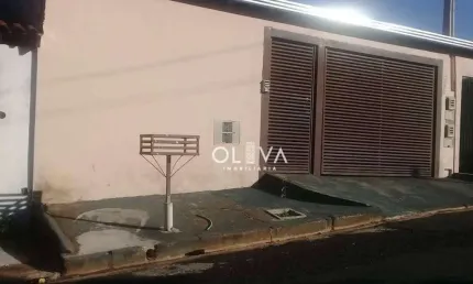 Casa para venda em Conjunto Habitacional Duas Vendas de 190.00m² com 2 Quartos, 1 Suite e 3 Garagens