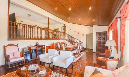 Casa para venda em Santo Inácio de 317.00m² com 4 Quartos, 2 Suites e 3 Garagens