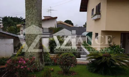 Sobrado para venda em Vila Oliveira de 307.00m² com 3 Quartos, 1 Suite e 3 Garagens