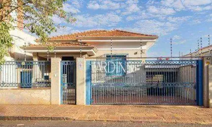 Casa para venda em Centro de 220.00m² com 6 Quartos e 7 Garagens