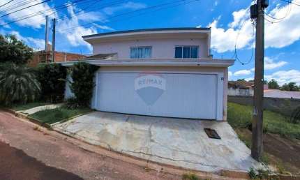 Casa para venda em Jardim Piratininga de 297.00m² com 4 Quartos, 1 Suite e 4 Garagens
