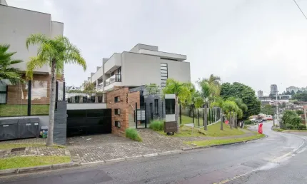 Casa para venda em Santo Inácio de 276.00m² com 3 Quartos, 3 Suites e 2 Garagens