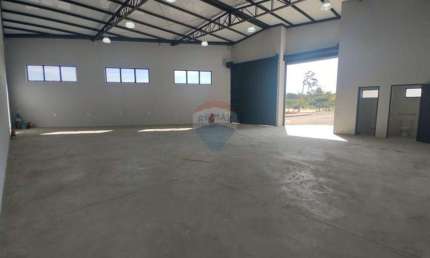 Galpão / Depósito / Armazém para alugar em Conjunto Habitacional Parque Itajaí de 227.43m² com 8 Garagens