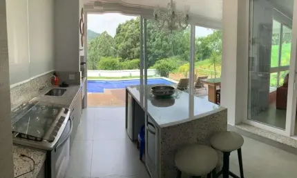 Casa de Condomínio para venda em Tamboré de 400.00m² com 3 Quartos, 3 Suites e 6 Garagens