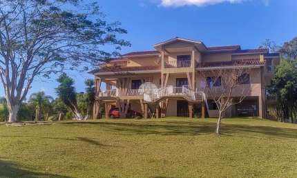 Chácara para venda em Tietê de 27065.00m² com 9 Quartos, 1 Suite e 72 Garagens