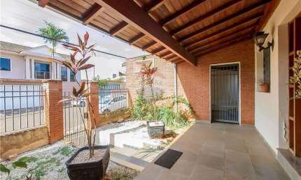 Casa para venda em Jardim Universitário de 182.90m² com 4 Quartos, 1 Suite e 2 Garagens