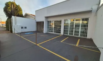 Imóvel Comercial para venda e aluguel em Jardim Floridiana (vila Xavier) de 128.00m² com 3 Garagens