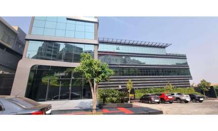 Sala Comercial para alugar em Estoril de 780.00m² com 50 Garagens