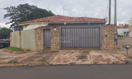 Casa para alugar em Vila Harmonia de 272.00m² com 4 Quartos
