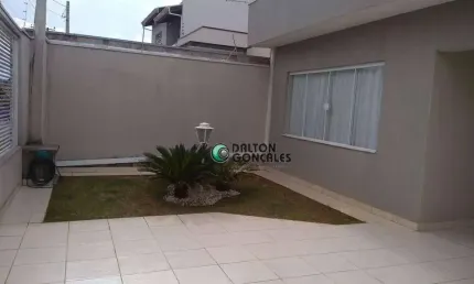 Casa para venda em Jardim Bela Vista de 136.00m² com 3 Quartos, 1 Suite e 4 Garagens