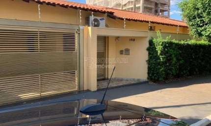Casa para venda e aluguel em Vila Harmonia de 214.00m² com 3 Quartos, 1 Suite e 2 Garagens