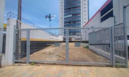 Prédio Comercial para venda e aluguel em Centro de 542.00m² com 17 Garagens
