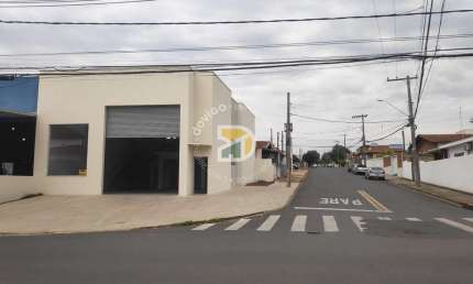 Galpão / Depósito / Armazém para alugar em Santa Cruz de 219.00m²