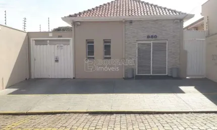 Prédio Comercial para venda e aluguel em Centro de 214.00m² com 3 Quartos, 1 Suite e 2 Garagens