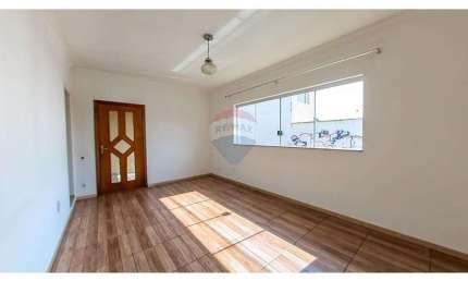 Casa para venda em Centro de 157.00m² com 4 Quartos e 1 Garagem