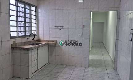 Casa para alugar em Centro de 80.00m² com 2 Quartos e 1 Garagem