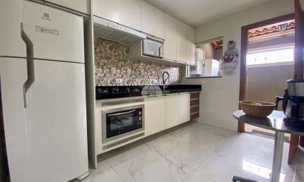Sobrado para venda em Cruzeiro de 208.00m² com 3 Quartos, 1 Suite e 3 Garagens