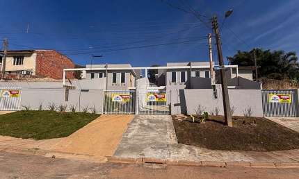 Casa para venda em Roça Grande de 58.00m² com 3 Quartos, 1 Suite e 2 Garagens