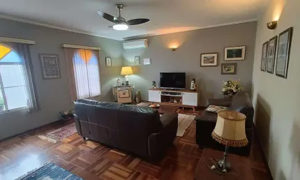 Casa para venda em Roncáglia de 194.00m² com 4 Quartos, 2 Suites e 4 Garagens
