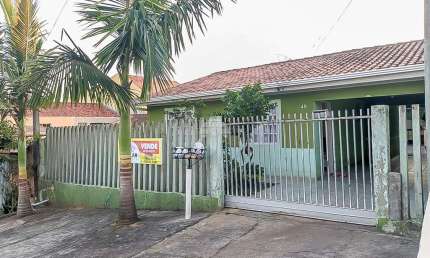 Casa para venda em Santa Terezinha de 200.00m² com 3 Quartos e 1 Garagem