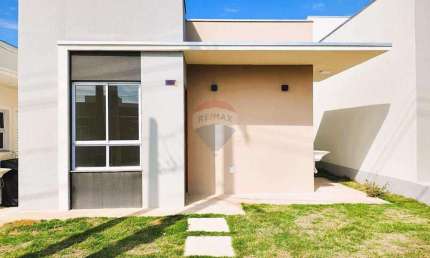 Casa para alugar em Aparecidinha de 55.00m² com 2 Quartos e 2 Garagens