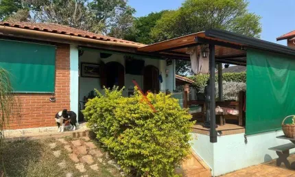 Casa para venda em Jardim Tereza Cristina de 206.00m² com 3 Quartos, 1 Suite e 4 Garagens