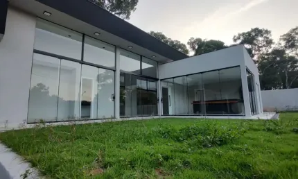 Casa de Condomínio para venda e aluguel em Cumbari de 208.00m² com 3 Quartos, 3 Suites e 5 Garagens