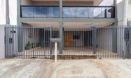 Sobrado para venda em Tatuquara de 160.00m² com 4 Quartos e 3 Garagens