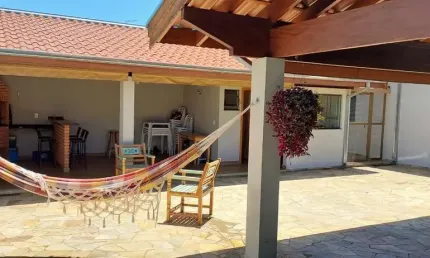 Casa para venda em Jardim Palos Verdes de 170.00m² com 3 Quartos, 1 Suite e 4 Garagens