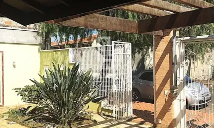 Casa para venda em Jardim Paulista de 210.00m² com 3 Quartos, 1 Suite e 3 Garagens