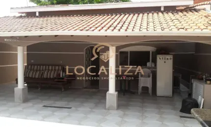 Casa para venda em Jardim Americano de 300.00m² com 3 Quartos, 1 Suite e 4 Garagens