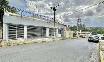 Prédio Comercial para venda e aluguel em Cotia de 405.00m² com 4 Garagens