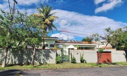 Casa para venda em Jardim Silvana de 446.62m² com 4 Quartos, 3 Suites e 6 Garagens