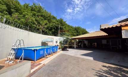 Casa para venda em Residencial Flórida de 202.00m² com 3 Quartos, 3 Suites e 7 Garagens