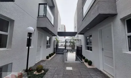 Casa de Condomínio para venda em Centro de 60.00m² com 2 Quartos, 2 Suites e 1 Garagem
