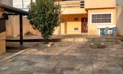 Sobrado para venda em Centro de 174.00m² com 2 Quartos, 1 Suite e 2 Garagens